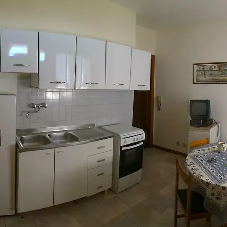 Le Terrazze Leccio 度假居 *